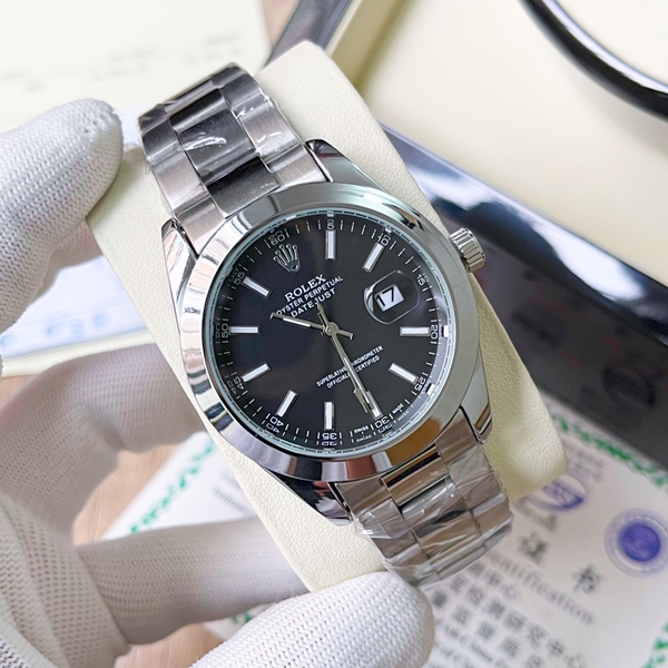 ブランド時計背面デザイン